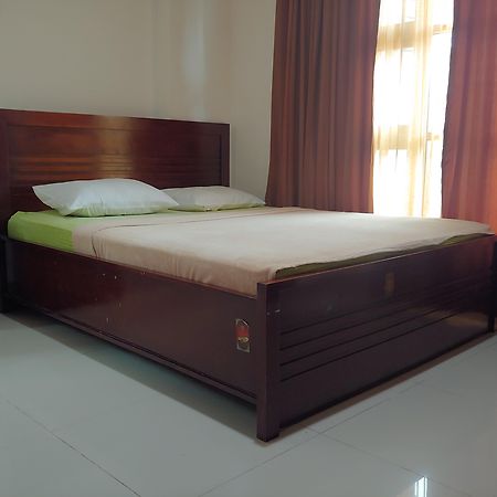 Oyo 3894 Karunia Muslim Syariah Hotell Jakarta Eksteriør bilde