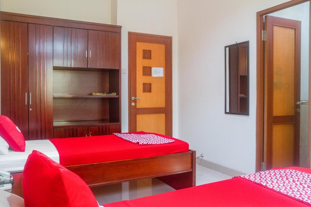 Oyo 3894 Karunia Muslim Syariah Hotell Jakarta Eksteriør bilde