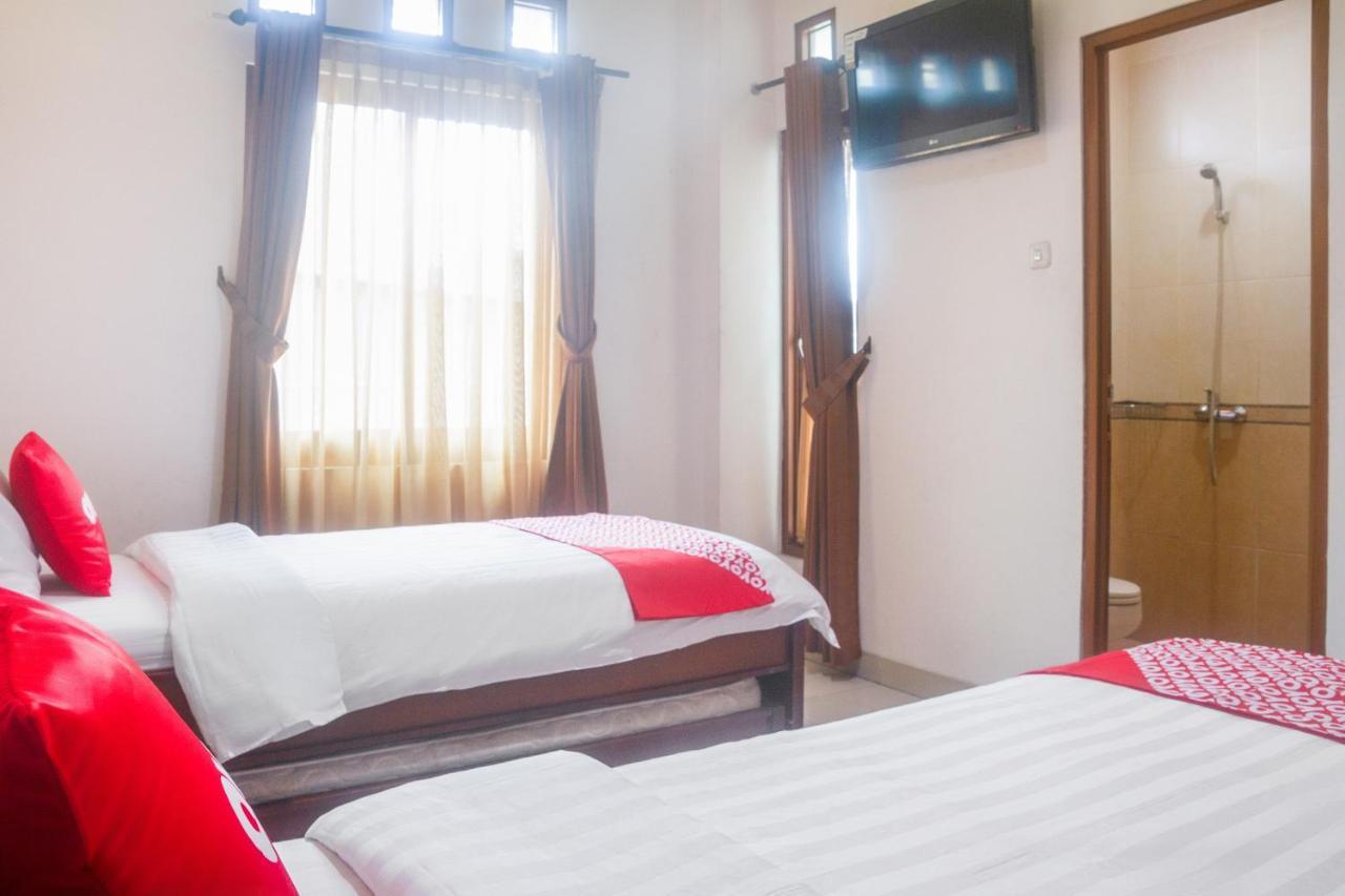 Oyo 3894 Karunia Muslim Syariah Hotell Jakarta Eksteriør bilde