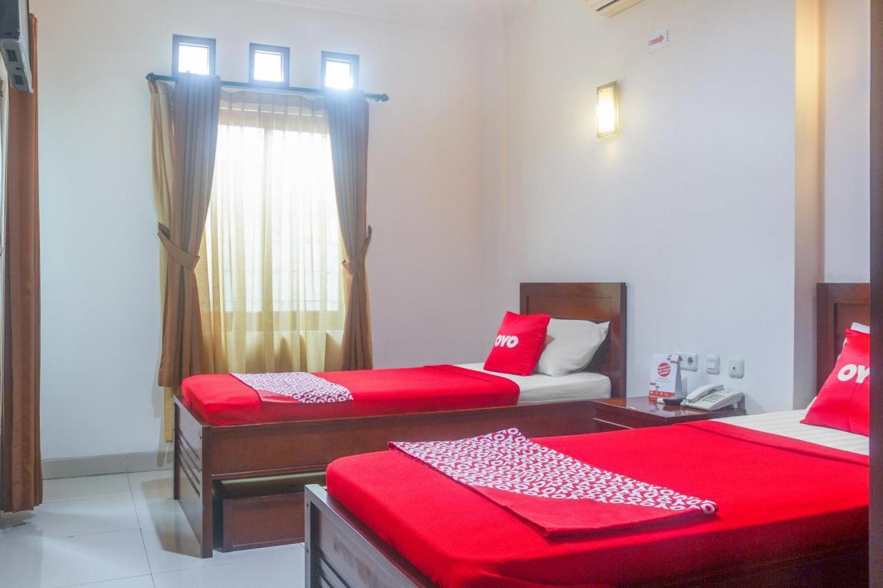 Oyo 3894 Karunia Muslim Syariah Hotell Jakarta Eksteriør bilde