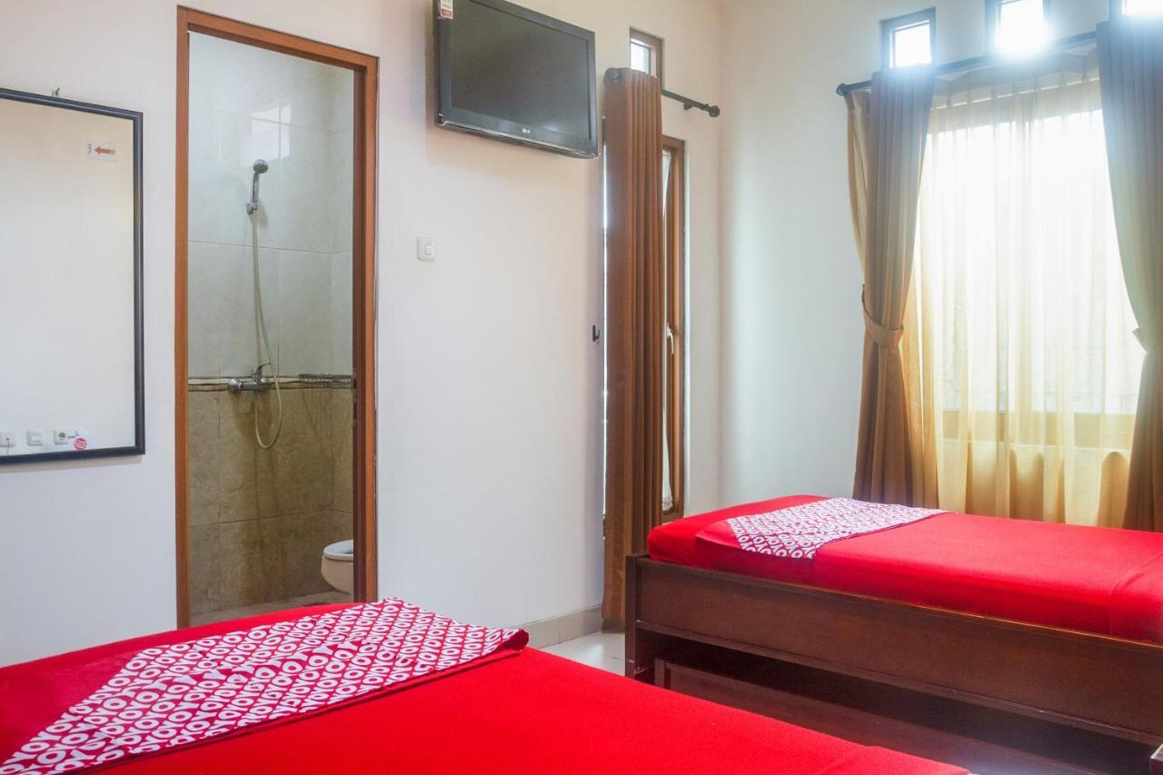 Oyo 3894 Karunia Muslim Syariah Hotell Jakarta Eksteriør bilde